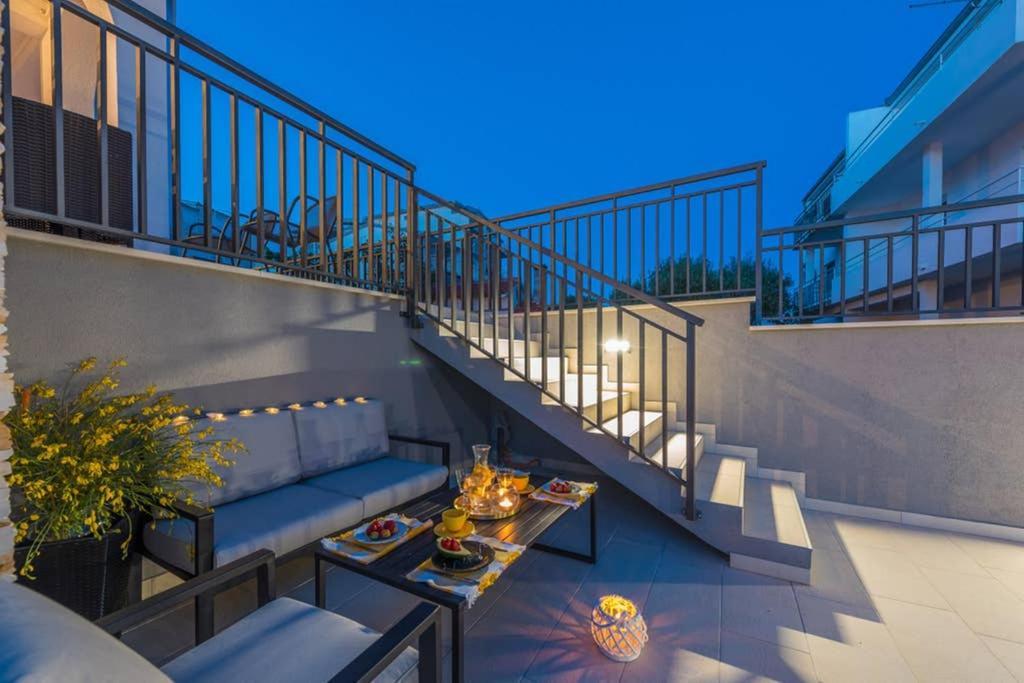 Villa Seaview With Pool - Apartment Cotton Trogir Exterior foto