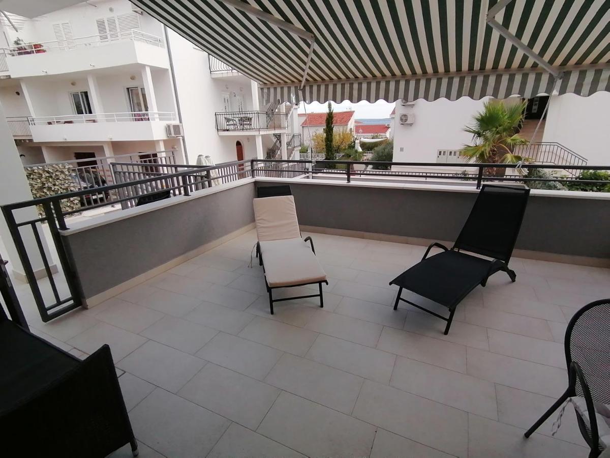 Villa Seaview With Pool - Apartment Cotton Trogir Exterior foto